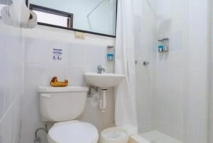 tours a galápagos hotel pelican bay baño