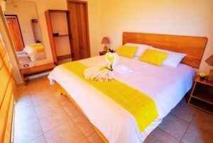 tours a galápagos hotel albatros habitación