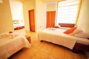 tours a galápagos hotel albatros habitación triple