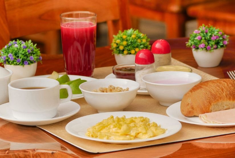 tours a galápagos hotel españa desayuno