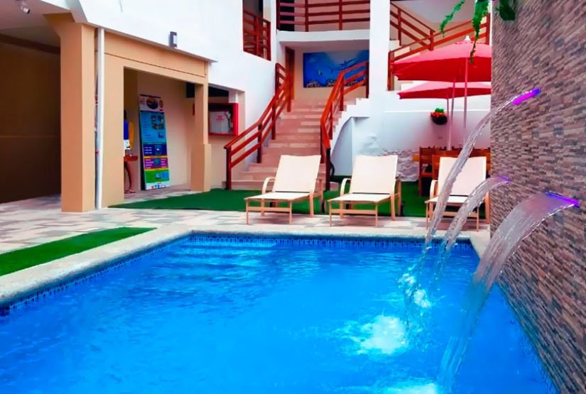 tours a galápagos hotel españa piscina