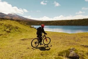 tours a galapagos ecuador cotopaxi ciclismo