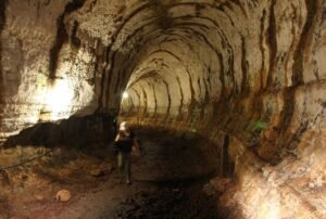tour a galapagos tuneles
