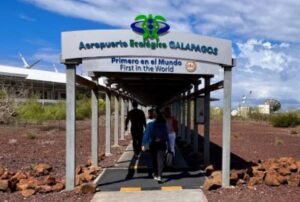 galápagos school aeropuerto baltra